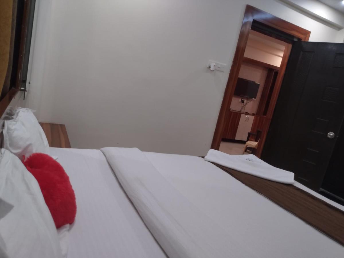 La Platina Premium Suites, Near Puri Sea Beach מראה חיצוני תמונה